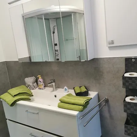 Homew4 - Rosen Apartment Hoheneich