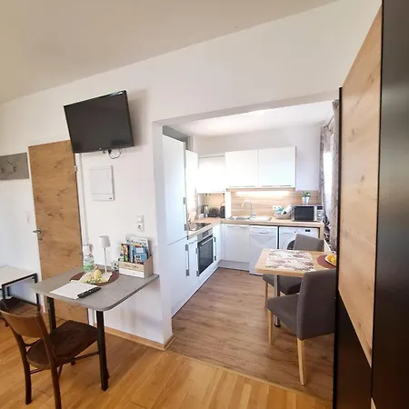 Homew4 - Rosen Apartment Hoheneich